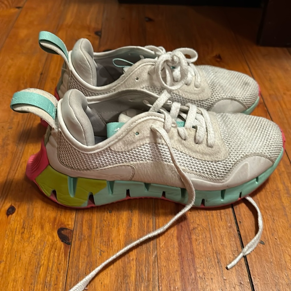 Women’s size 7 1/2 Reebok tennis shoes